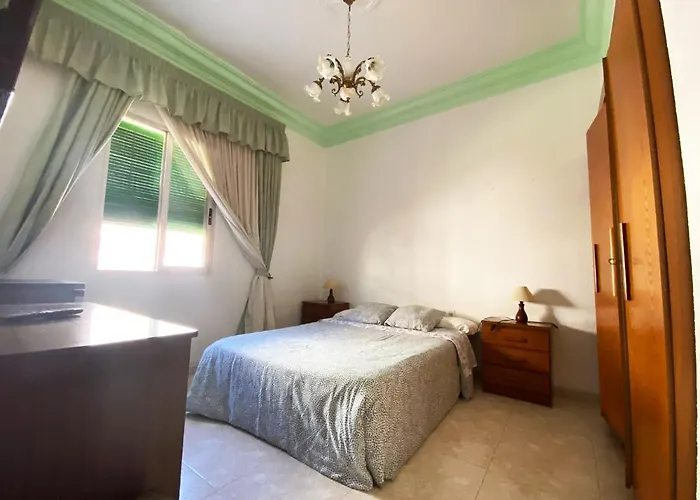 La Malvarrosa Beach Rooms In Shared Apartment
